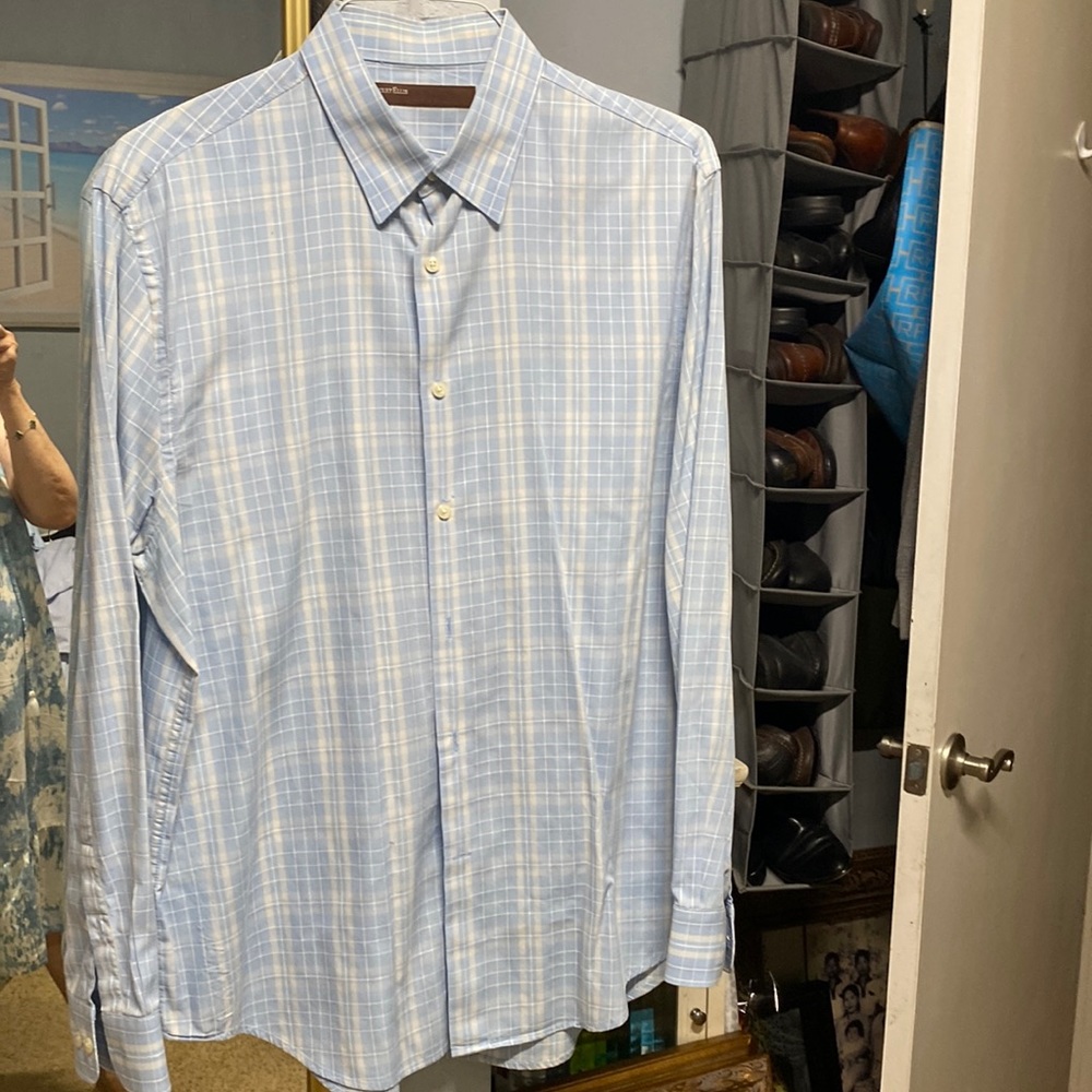 Perry Ellis men’s shirt, slightly used, only goes to the cleaners